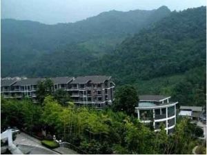 青城两河山庄2室2厅东南