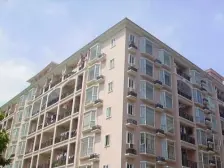 此房户型方正、中高层,近地铁、轻轨、高铁、大润发等