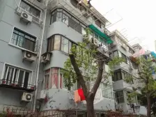 一梯四户,三房朝南,近地铁,居家装修,诚意出售