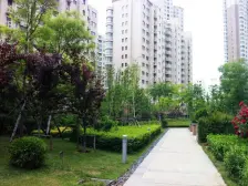 位置好,小高层可看海,光线好,南北精装两室,好楼层