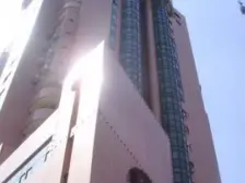 《满5年不唯.一》《客厅面宽6.1米》《看房方便》