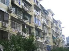 文明小区,高楼层,阳光好,精装修一室房,近地铁。