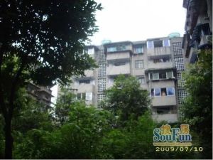 战旗东路9号 1室1厅 东南 南