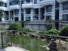 西郊低密度别墅小区,满五年诚意出售,带车库