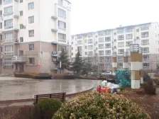 封闭小区精装修2楼 落地窗纯地铁洋房社区 近万达市场