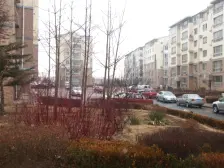 锦城西园 一楼 南北两室一厅 *落地窗 近地铁万达