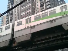 袁家岗轻轨站楼下、带阳台、近时代天街万象城