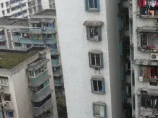 盘龙广场旁步梯房三房精装拎包入住