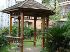 精装电梯两房 朝小区中庭 户型结构房子