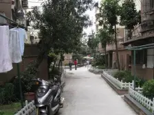 近3号线4号线延安西路地铁站,朝南一房一厅,阳光很好