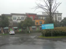 此房户型手续齐全,格局好,采光好,无遮挡,出行方便