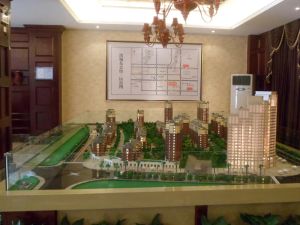 洪城东公馆南北通透,采光好装修好,环镜优美视野好,诚心出售
