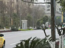 业主诚心,交通便利,环境舒适。