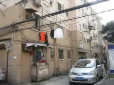 此房生活便利,采光视野好,户型方正。