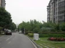 电梯精装三层复试,视野好开阔,环境好,诚意出售