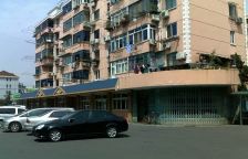 精装中间楼层两房,价格可谈,位置不临街,可拎包入住