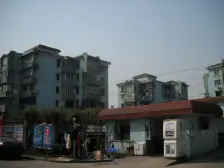 主卧朝南,小区中心位置,中式风格,采光充足