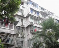 万航渡路713号 4室2厅 南