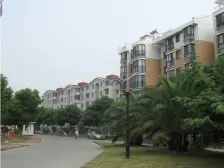 总高4层带阁楼,四房两厅两卫,南北户型,采光充足