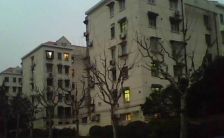 品质军官家属小区,近地铁口,中间楼层全明三房