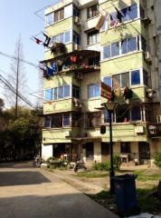 低楼层,两房朝南,位置好,诚心价可商