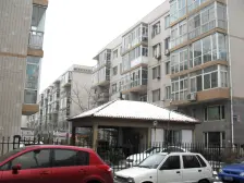 使用面积180平 单价低 四室精装修 适合改善