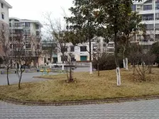 近地铁 南北通毛坯三房 得房率高 小区停车便利