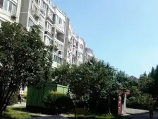 拎包入住!带阁楼(一个露台+两个房间+一卫+一厅)