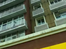 李子坝轻轨站楼上 精装电梯两房 户型方正 提包入住