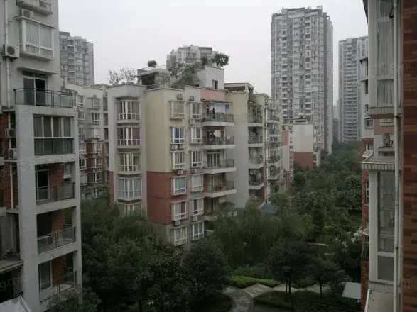 祥瑞水木年华湖上实景图