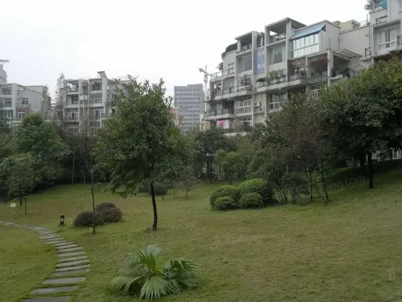 祥瑞水木年华湖上实景图