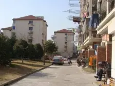 带阁楼,主卧朝南,近地铁,居家装修