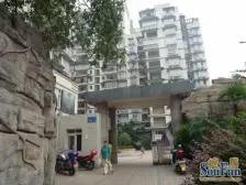 好房出门就是轻轨站,公交站,7路公交线