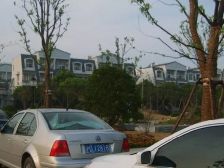 地铁口,两房,中层,低总价,满五税少,房型方正