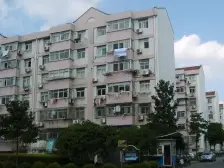 近地铁 小三房 生活便利 家庭居住