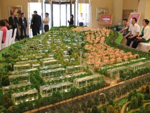 圣世宫独栋别墅上下三层四面花园带车库出行方便