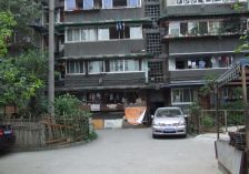 邮电职业技术学院宿舍2室1厅东南