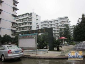 天生小区 3室2厅 东南