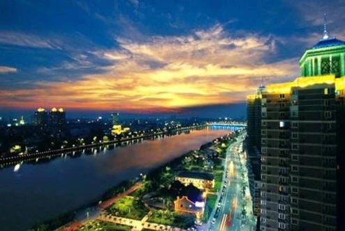 老外滩商住楼实景图