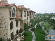 独栋别墅,带1亩多大花园,业主诚心出售