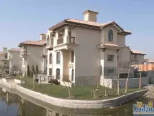 临河大独栋别墅 花园大 视野漂亮 环境优美 带装修