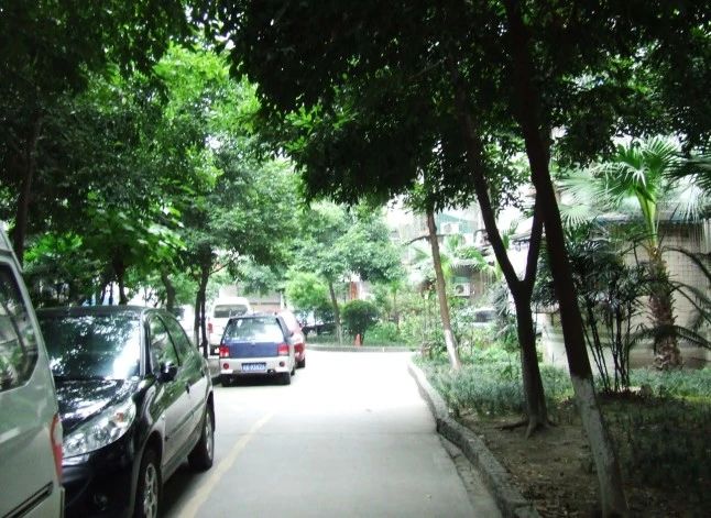 小区相关图