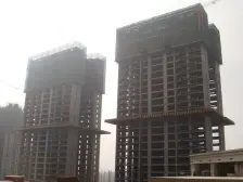 洋房精装顶跃2层楼,带屋顶花园+露台,带个车位