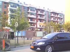 户型明亮且实用面积高的空中小别墅,三室两卫带露台。