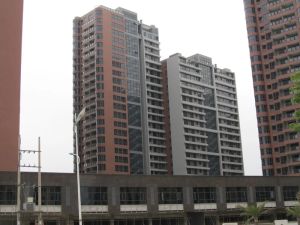 新加坡城边套精装四房,诚意出售,看房方便。