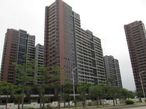 桥南片区中闽百汇旁新加坡城三房带大露台边套三面采光