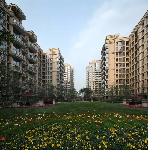 保利花园是保利地产在新双楠开篇之作,其位于成都西南方向,武侯立交