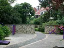 依云 4室2厅 西北