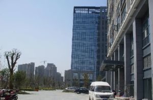 出行方便,户型方正,居住方便舒适,全亮全明