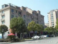 此房楼层好,上下出入方便,适合年级大的人居住